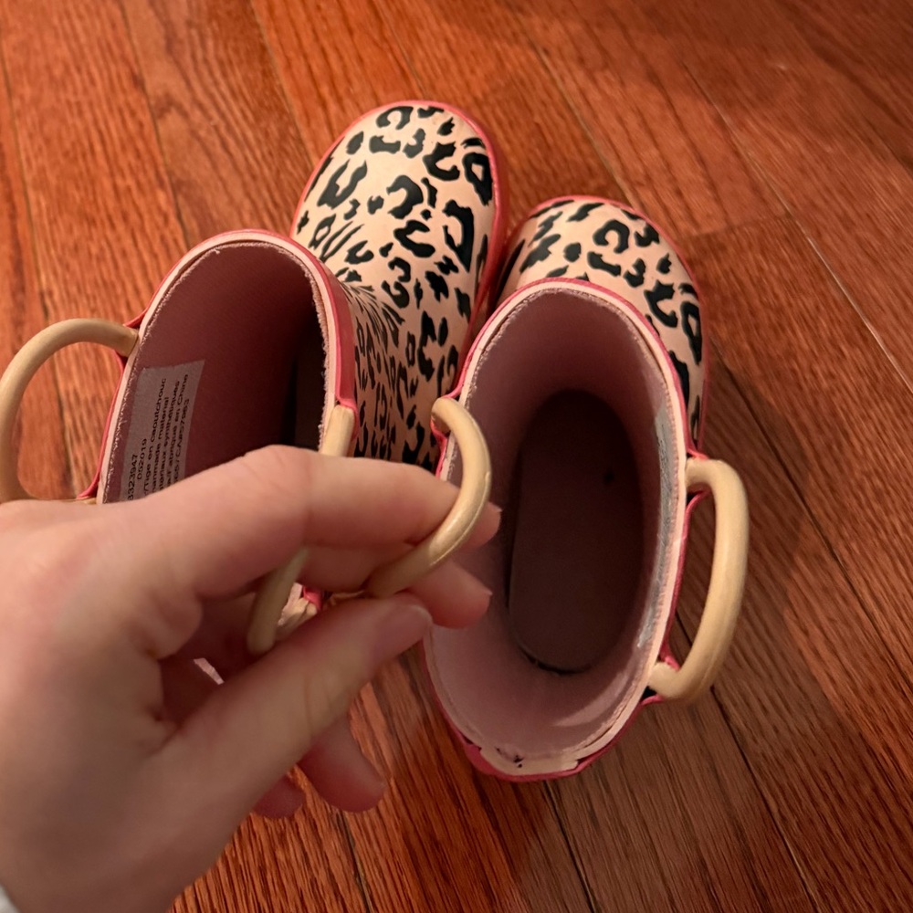 Tucker + Tate Puddle Rain Boot Size 5T in Pink Leopard - Picture 9 of 9